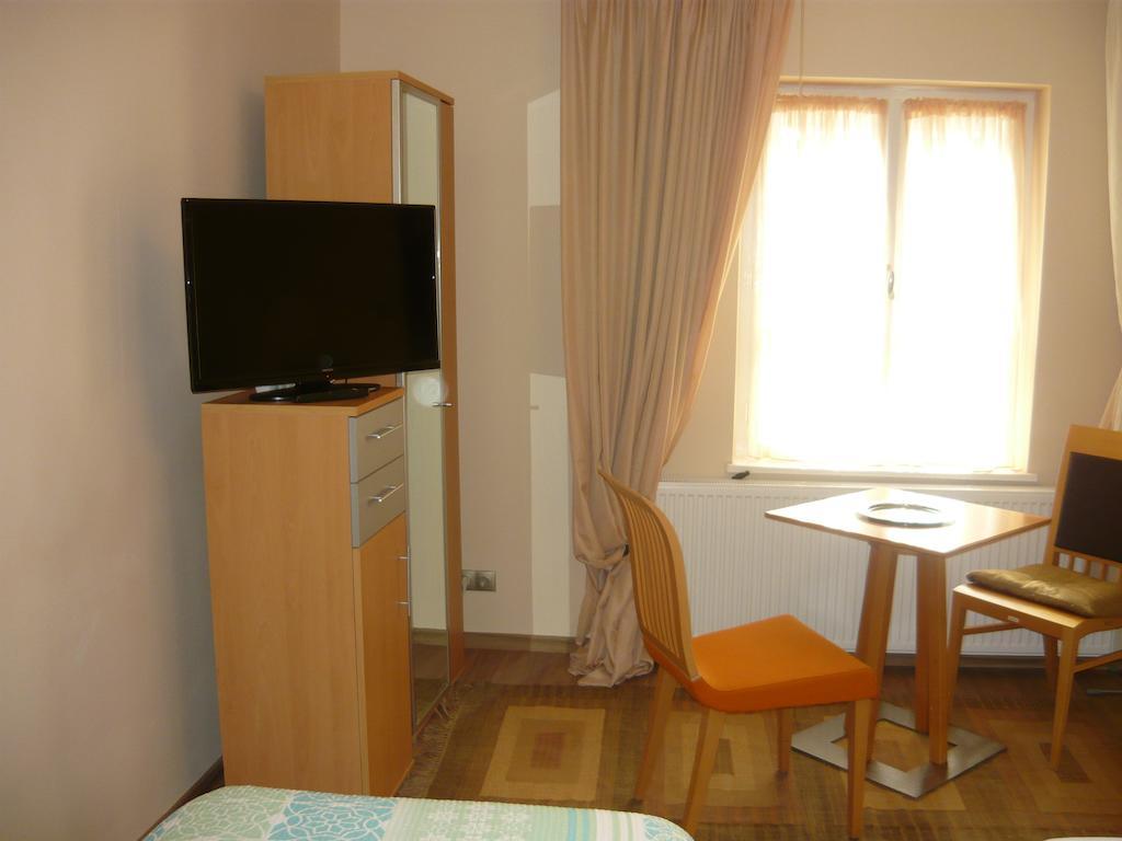 Mandula Haz Hotell Veszprém Rom bilde